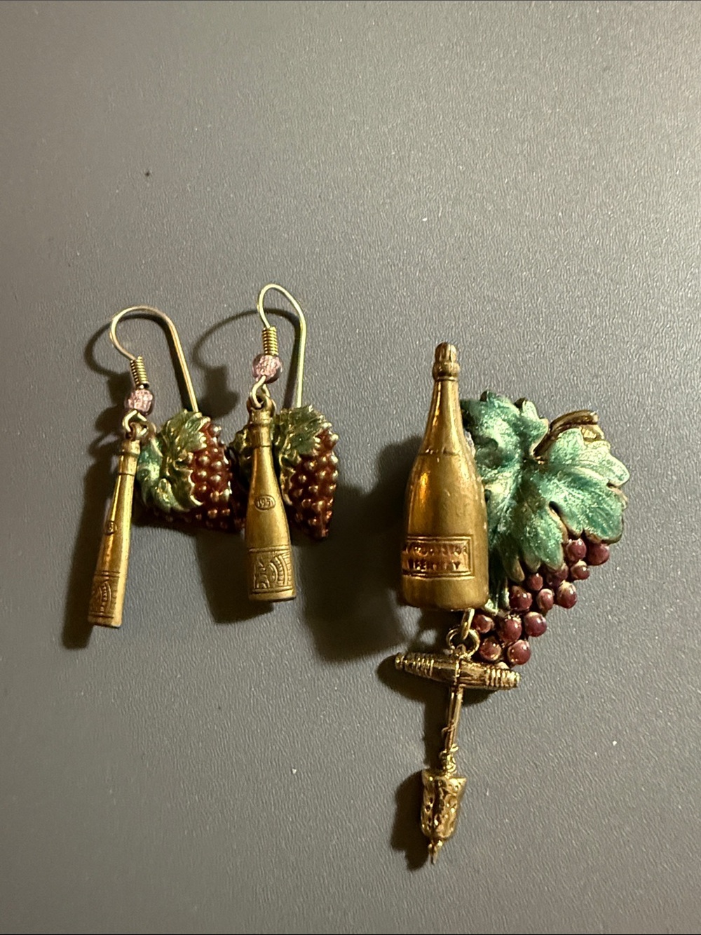 Wine brooch and Earrings set